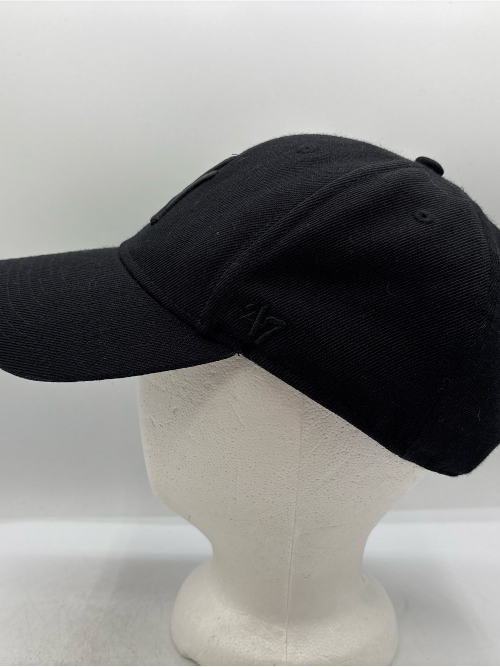 New York Yankees 47 Brand Blackout Tonal Logo Adjustable Baseball Hat Black OSFM - Picture 3 of 8